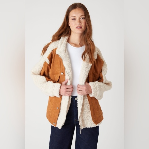 BlankNYC CATCH ME OUTSIDE Faux Suede Sherpa TRUCKER - Picture 6 of 16